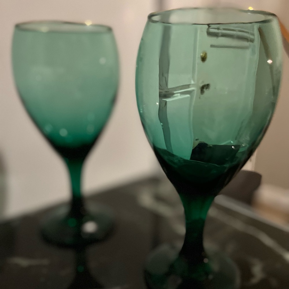2 glasses emerald green, with gold rim,